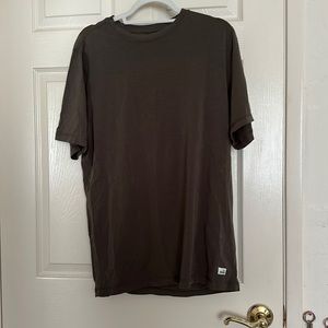Men’s large Vuori t shirt